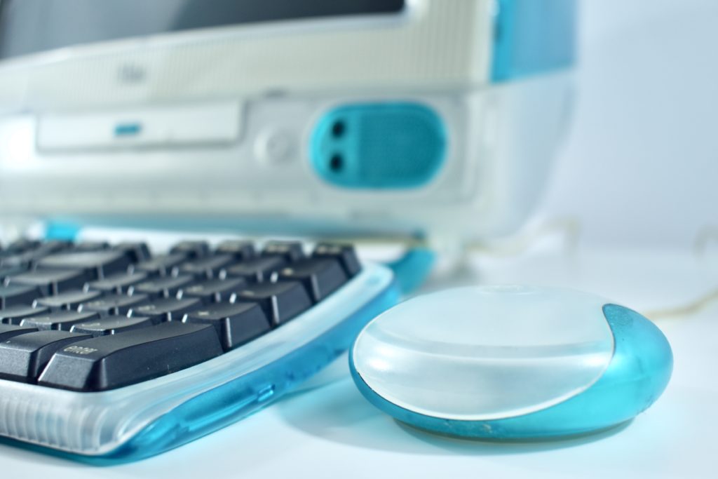 iMac G3/333 (blueberry, 1999) – mattjfuller.com