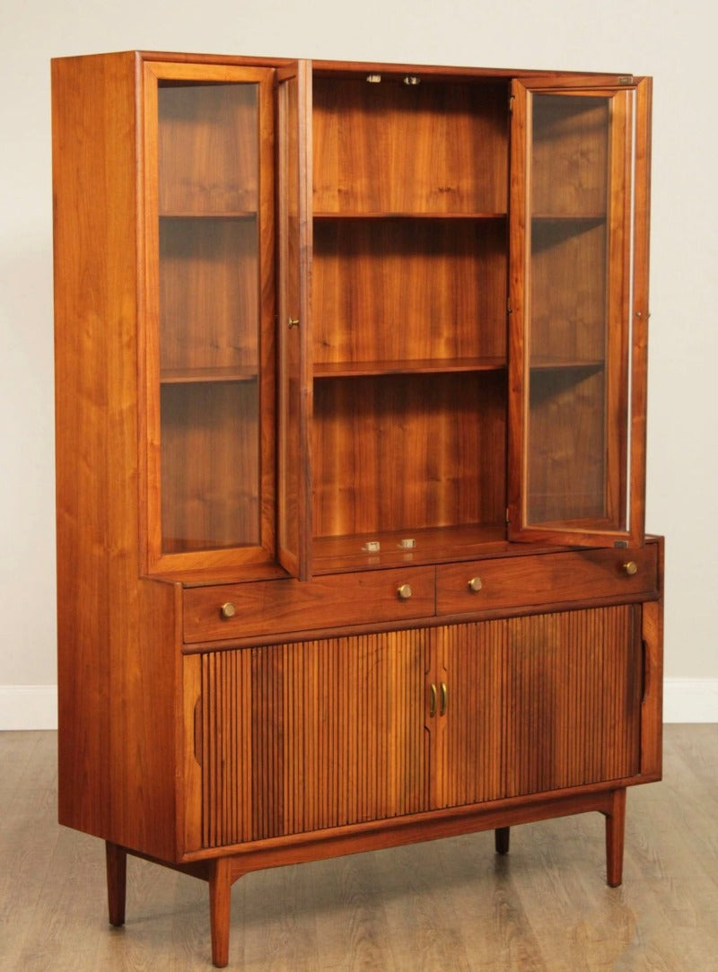 Vintage Mid Century Hutch – NEST AT HOME