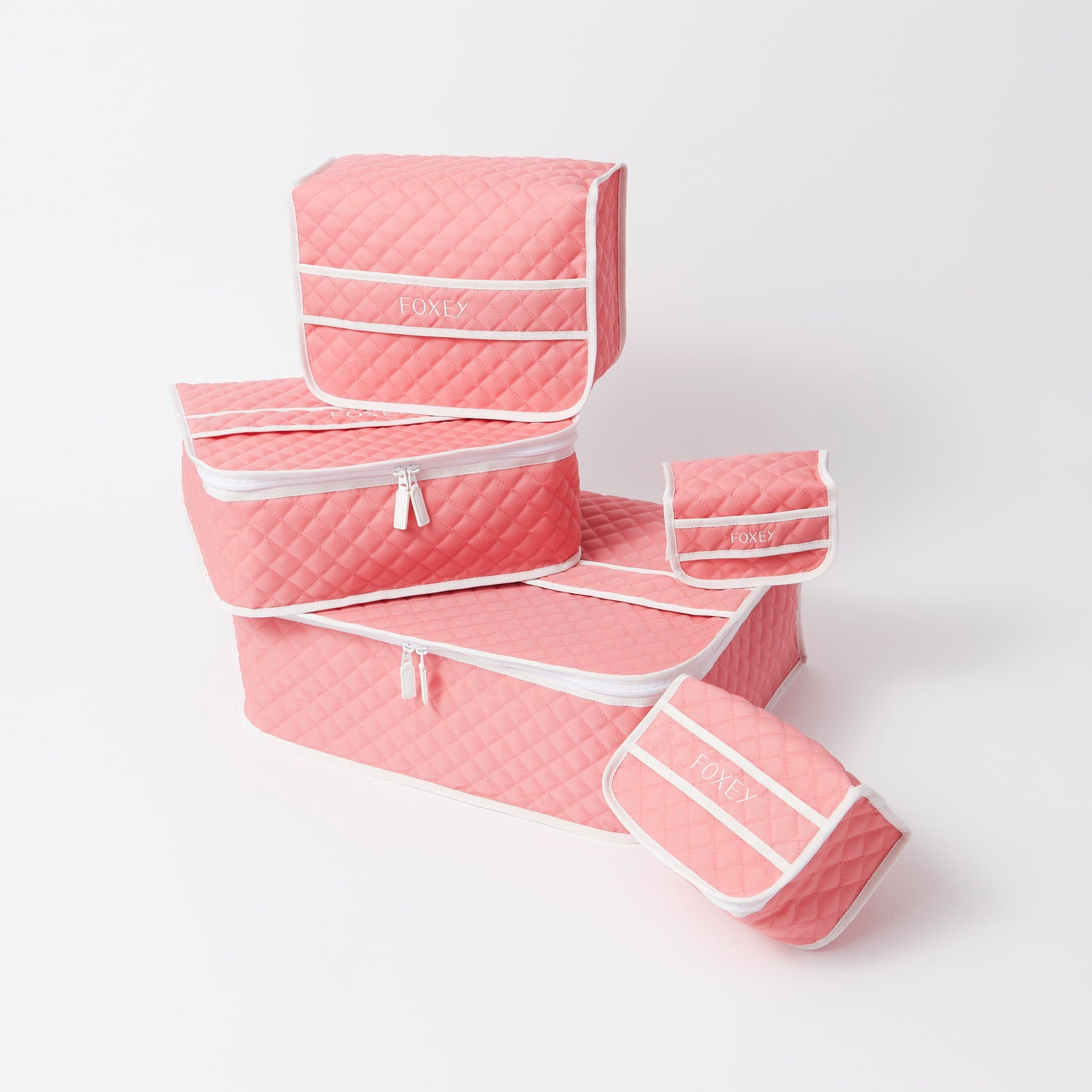 36321 “5” Travel Pouch – FOXEY 公式オンラインストア