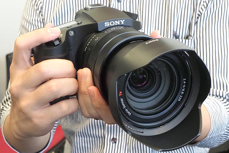 ソニー、超望遠600mmレンズで世界最速0.03秒AFの「RX10 IV」。1型