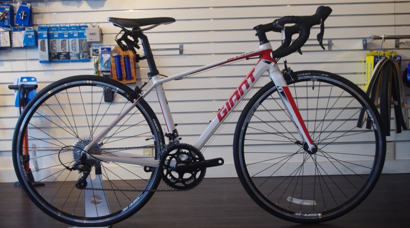 ロングライドにも通勤ライドにもオススメです。GIANT DEFY3 – bikeport