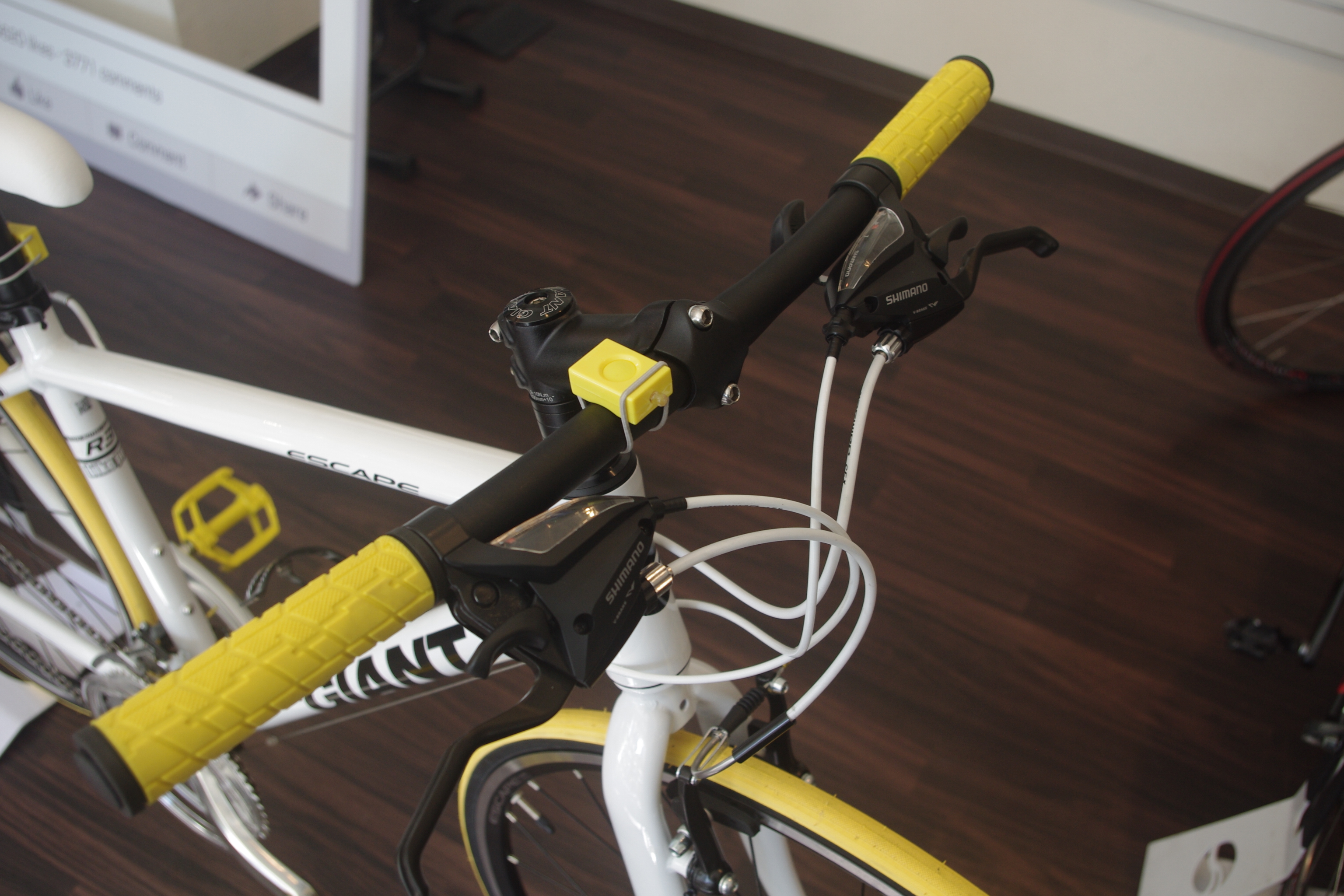 イエローカラーカスタマイズで御納品♪ 2017 GIANT ESCAPE R3