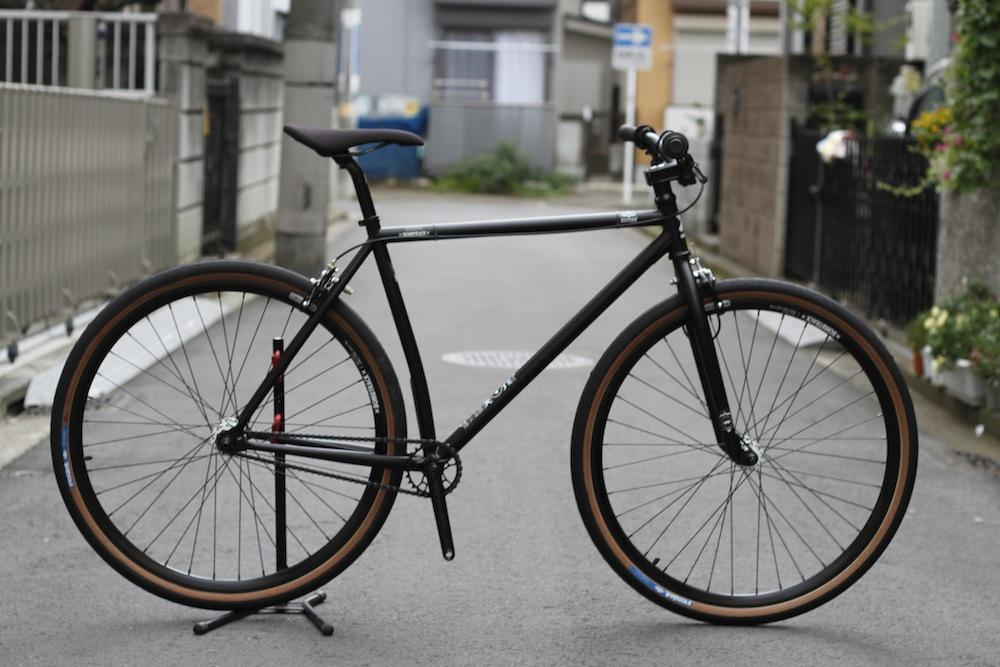 BOMBTRACK DIVIDE！！ | ブローチャーズ - BROTURES ONLINE STORE