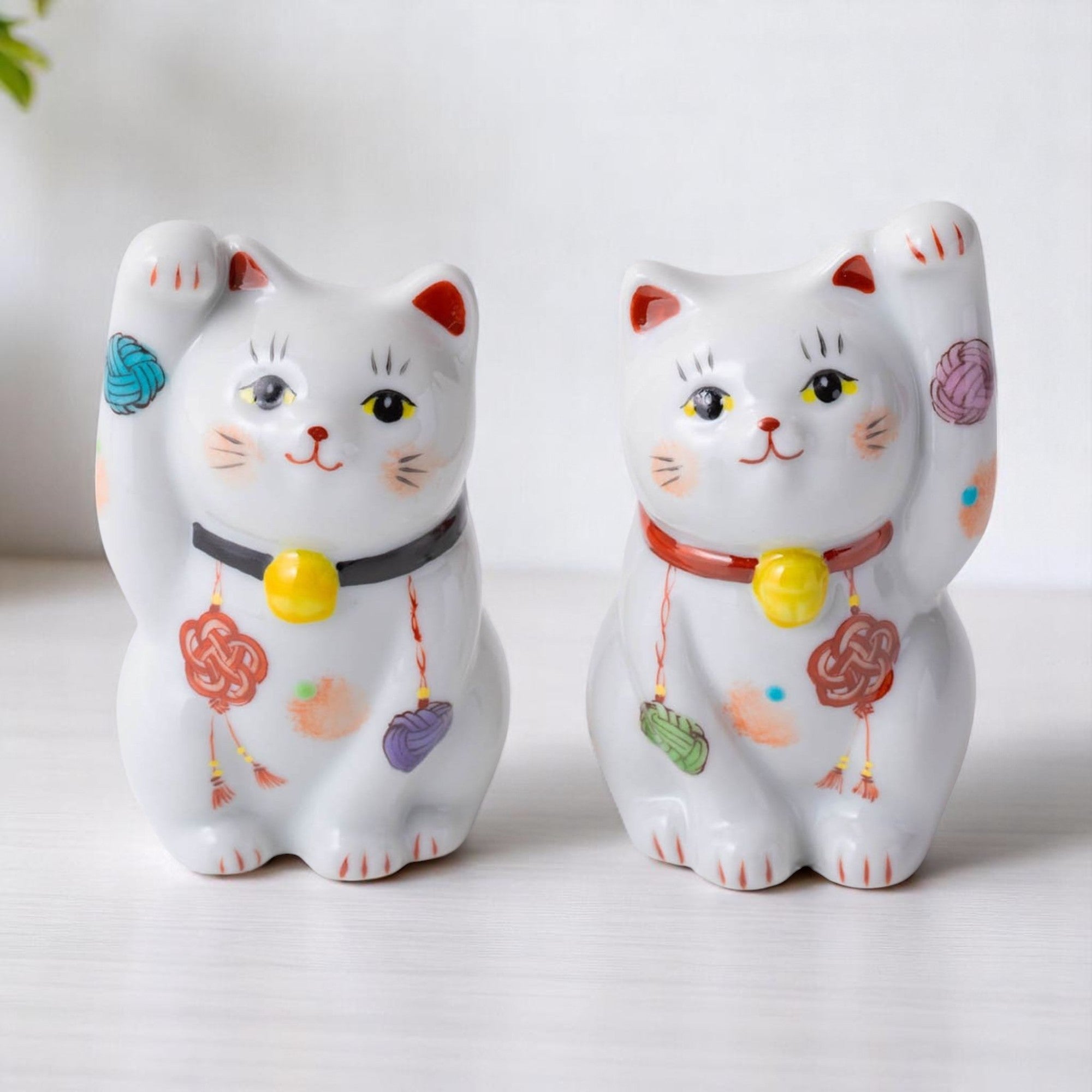 九谷焼 置物 | 招き猫 水引-結- ペアセット | 黒・赤 | 虚空蔵窯