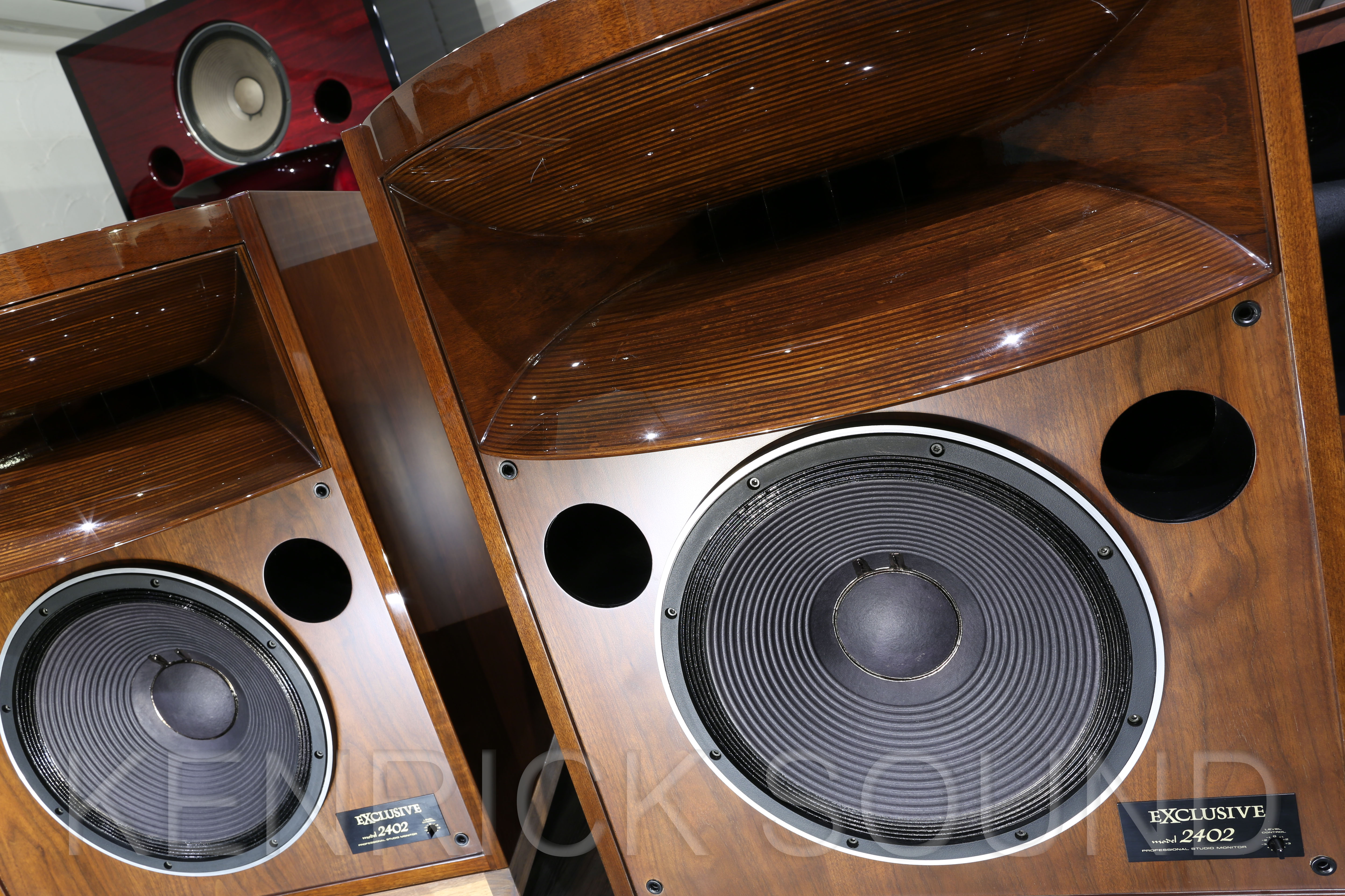 PIONEER EXCLUSIVE model 2402 新品ウォールナットピアノ塗装