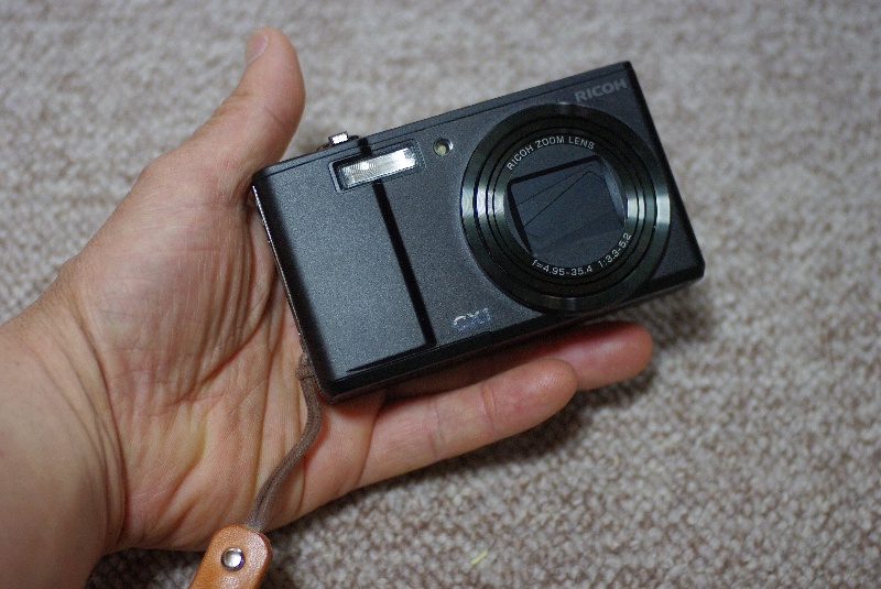 リコーのコンパクトデジタルカメラ CX1