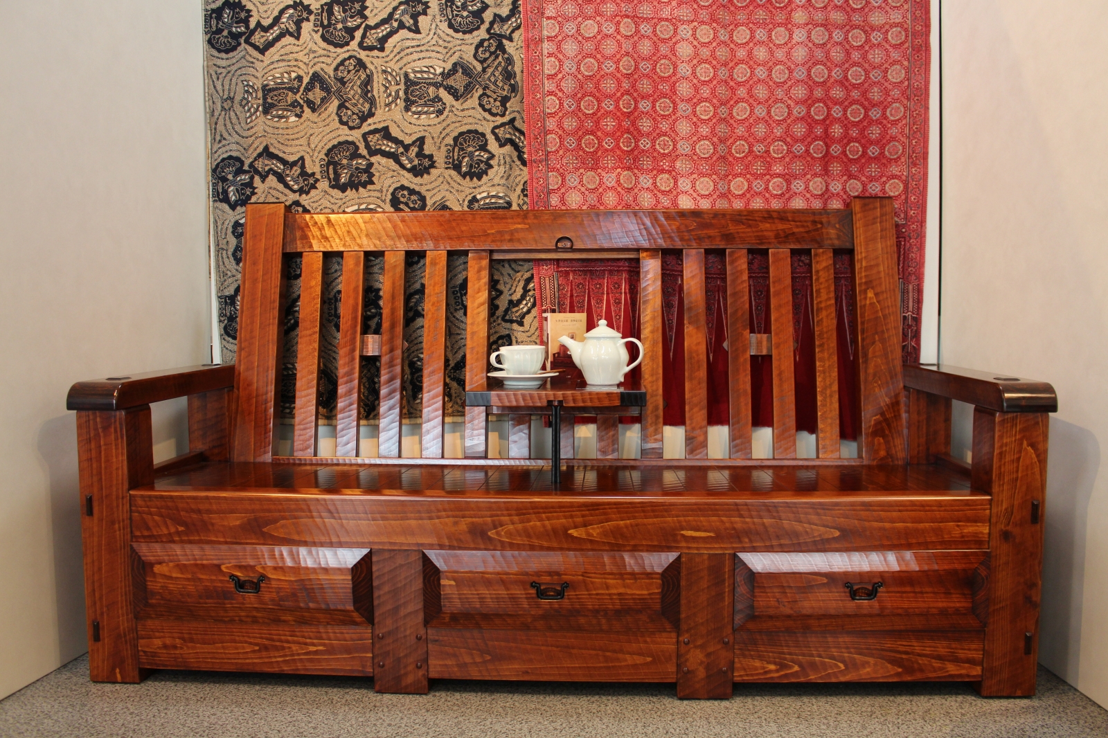 矢澤金太郎 指物家具展「格子の長椅子」: 上方『銀花』