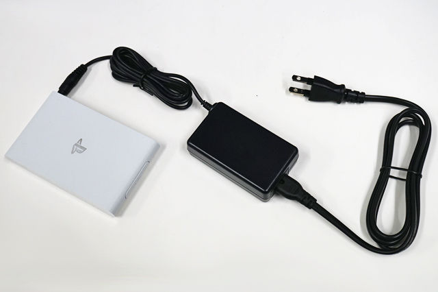 電源をUSBに変えると、どこでも遊べる「PS Vita TV」 : ガンダムが基本