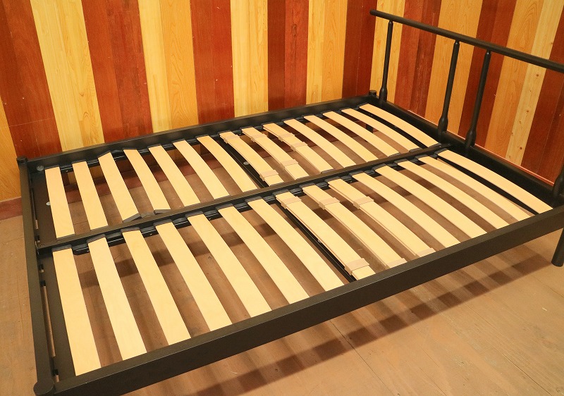 Cassina ixc.（カッシーナ・イクスシー）ベッドフレ ｜ LOOP OUTLET STORE