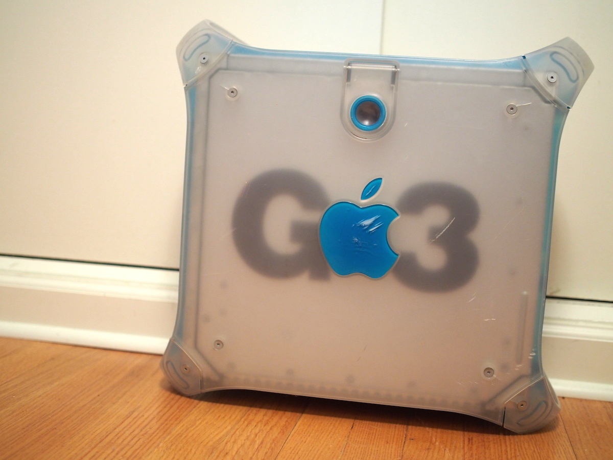 On the Blue and White Power Mac G3 - 512 Pixels