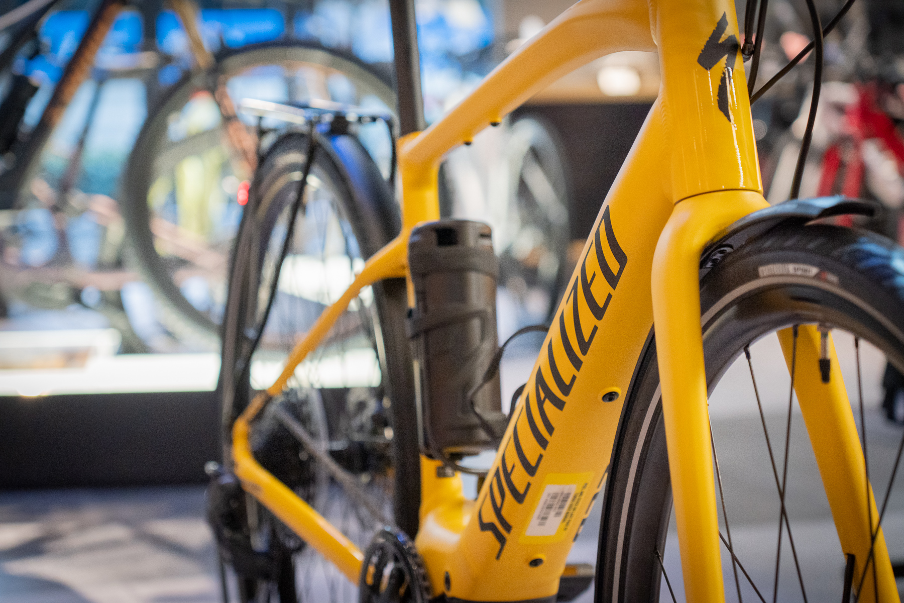 街乗りに最適なe-Bikeに新色が登場しました！ | スペシャライズド 銀座