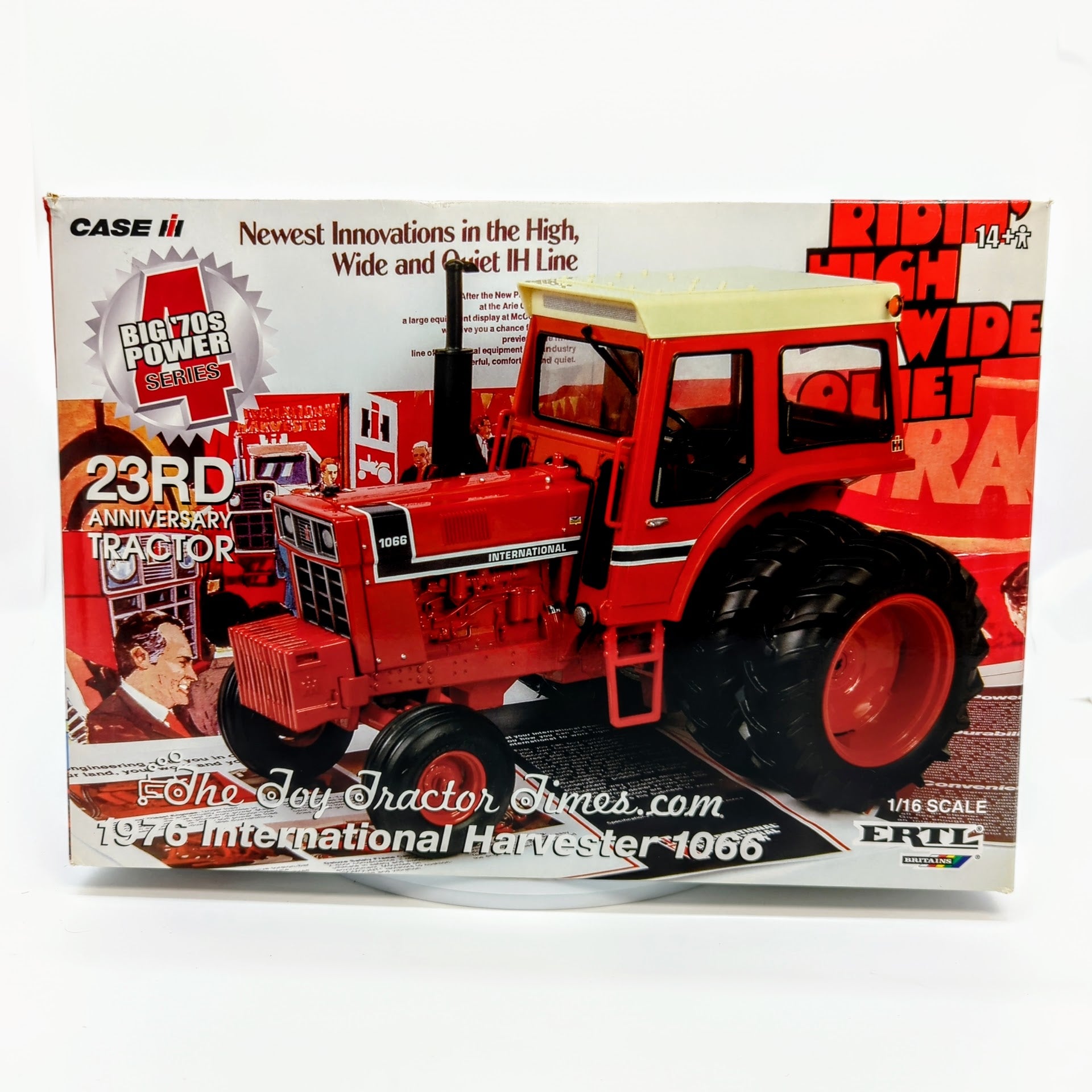 1/16 International Harvester 1066 Tractor With Cab, Black Panel