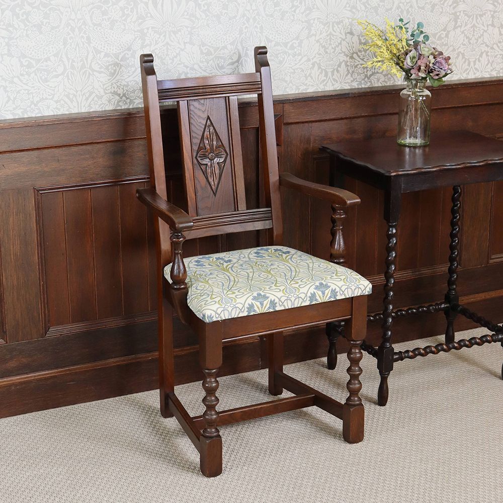 伝統を楽しむオールドチャーム♪ アームチェア VC110-007001