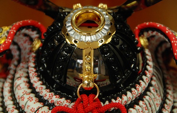 市川光玉作 8号響赤糸縅 鎧飾｜五月人形・雛人形なら人形の和光