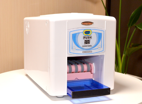 自動おしぼり機 ㈱ゼロインフィニティ