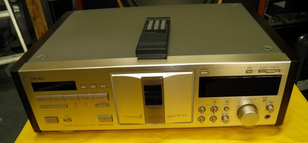 ティアック TEAC V7010 カセットデッキ
