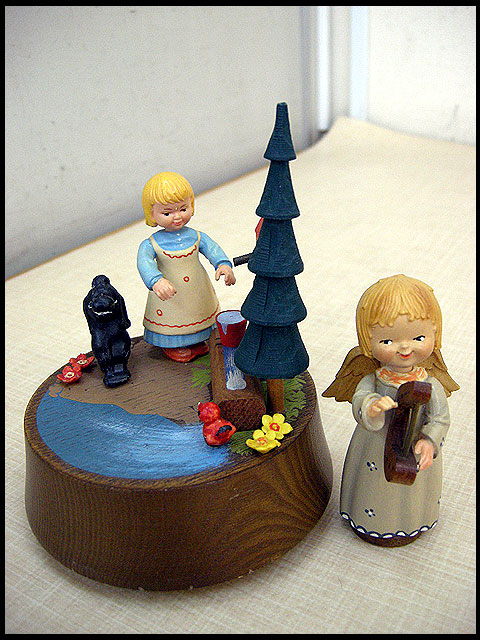 イタリア伝統工芸 アンリANRI 木彫り人形 天使＆オルゴール | 中古品