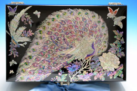 螺鈿宝石箱・漆孔雀