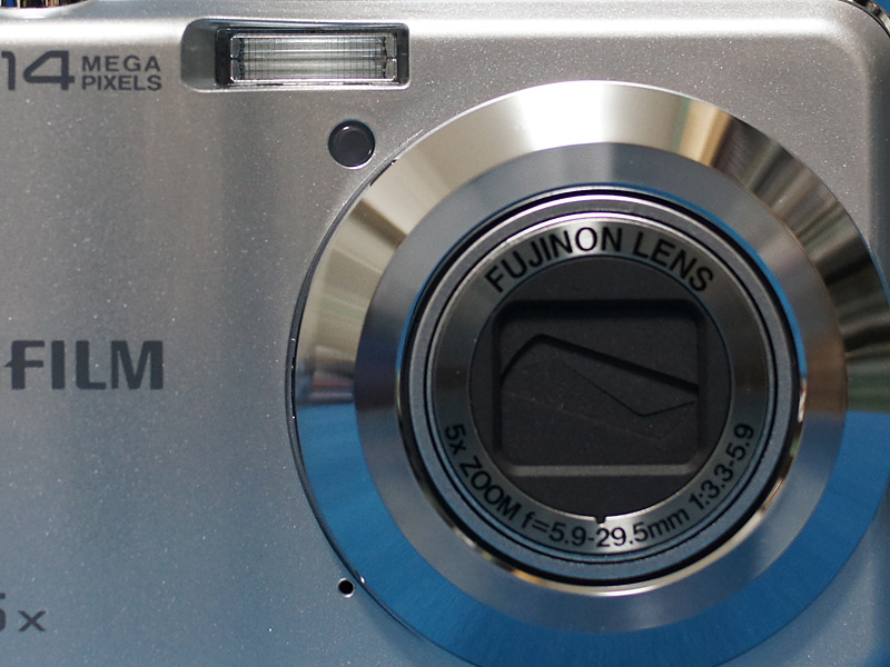 富士フイルム FinePix AX300の外観をみる /monox デジカメ 比較 レビュー