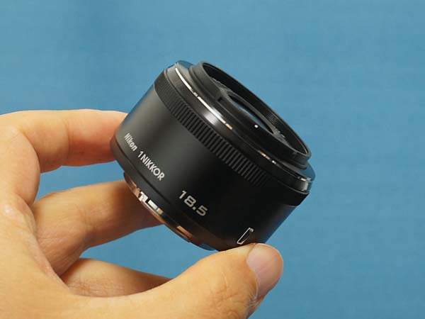 ニコン 1NIKKOR 18.5mm f/1.8 ミラーレスカメラ/monoxデジカメ比較レビュー