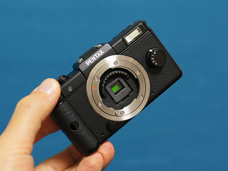 ペンタックス PENTAX Qの外観をみる /monox デジカメ 比較 レビュー