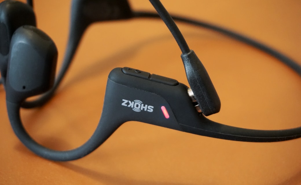 レビュー】骨伝導ワイヤレスイヤホンの常識を覆す音質「Shokz OpenRun