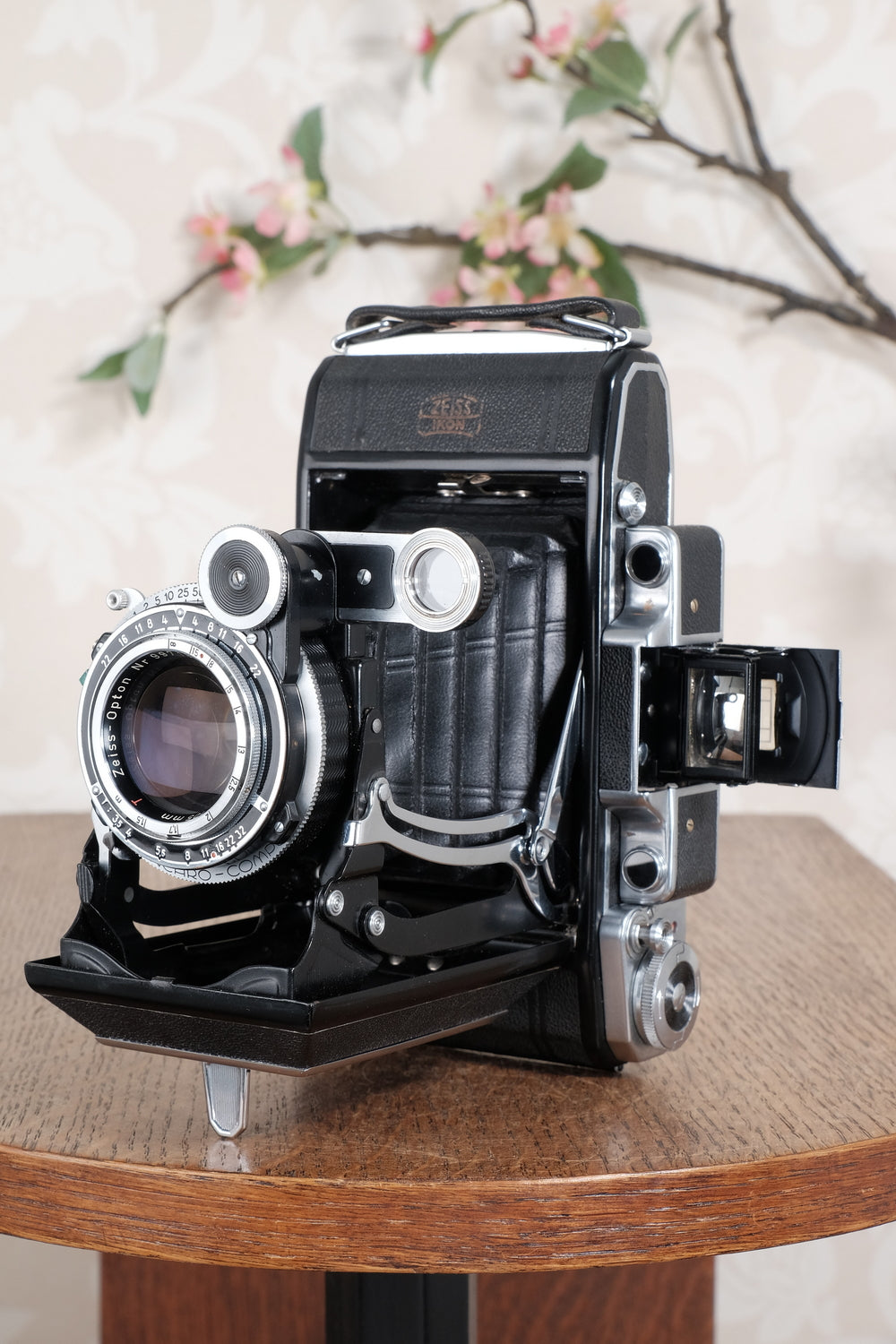 SUPERB! 1953 Zeiss-Ikon Super 6x9 Ikonta 531/2, Synchro-Compur