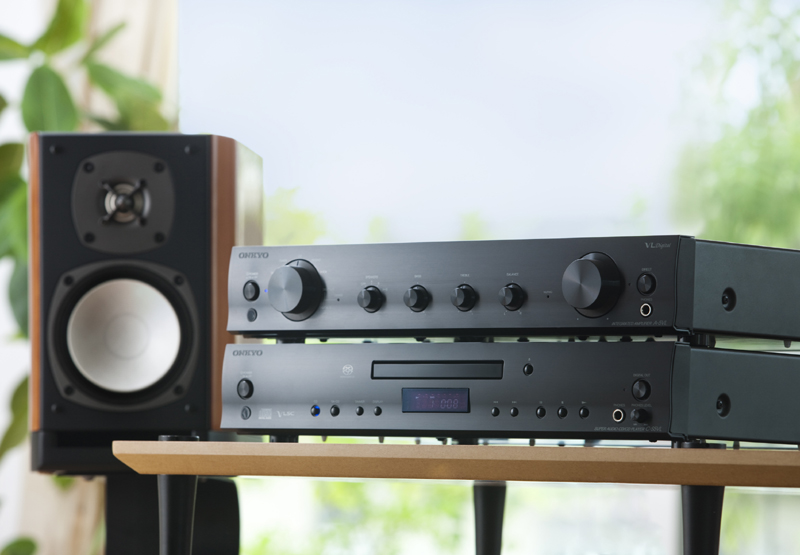 オンキヨーの血統 － 「A-5VL/C-S5VL」と「ND-S1」を山之内正氏が聴く