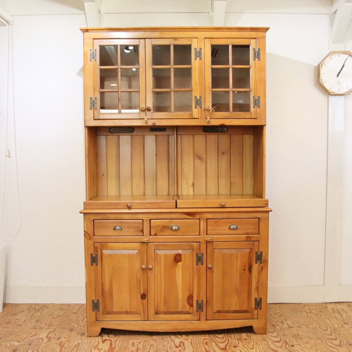 アンファン / Enfant 食器棚 キッチンボード カップボード コンセント