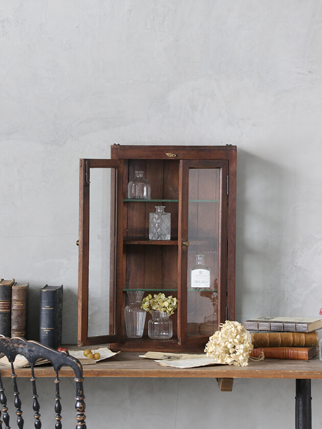 ヴィンテージガラスウォールショーケース