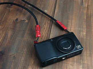 レザーカメラストラップCS0005RK GRやDP1などに-革製品のスパイラル