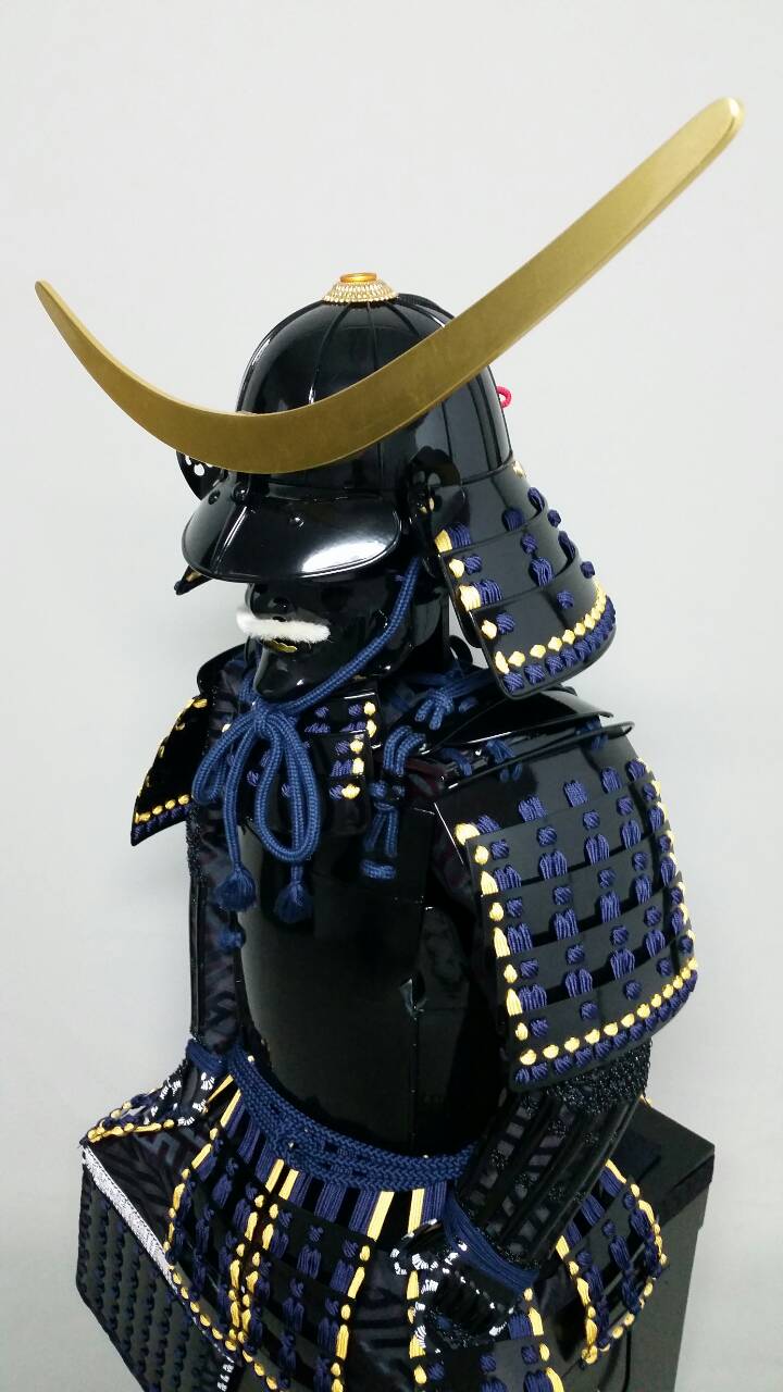 猫武将∠(｀∇´)ゝ白猫(中) 黒甲冑 黒兜 ② 猫武将∠(｀∇´)ゝ白猫(中