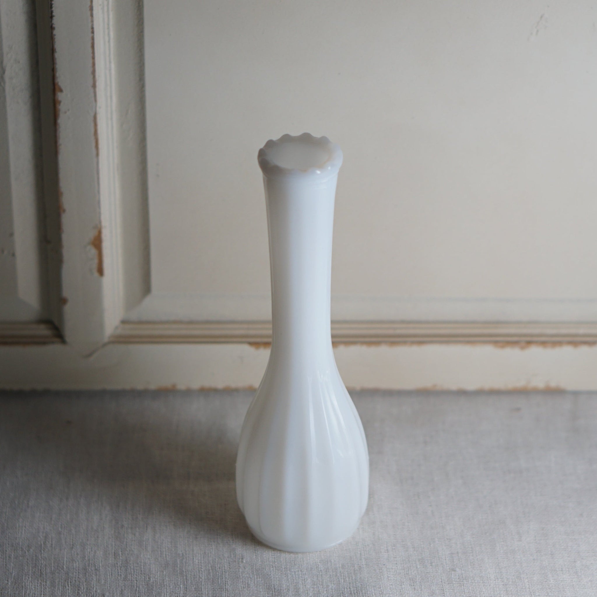 アンティーク 花瓶 ミルクガラス – onetique