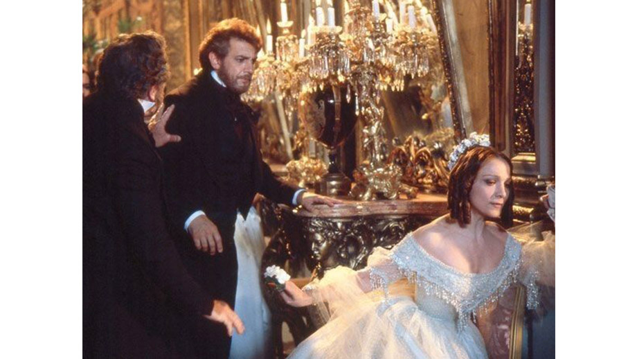 LaTraviata 椿姫写真集ゼッフィレッリイタリア　古本ストラータスドミンゴ 椿姫 | 新国立劇場 オペラ