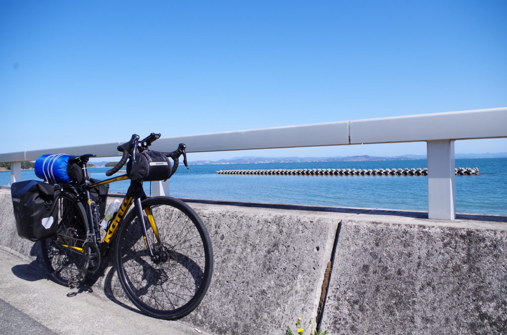 モンベル】フロントバッグ｜補給食・スマホの取り出しがラク！ロング