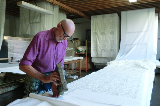 ユネスコ無形文化遺産・チェコの藍染めその歴史と技と愛らしい柄を