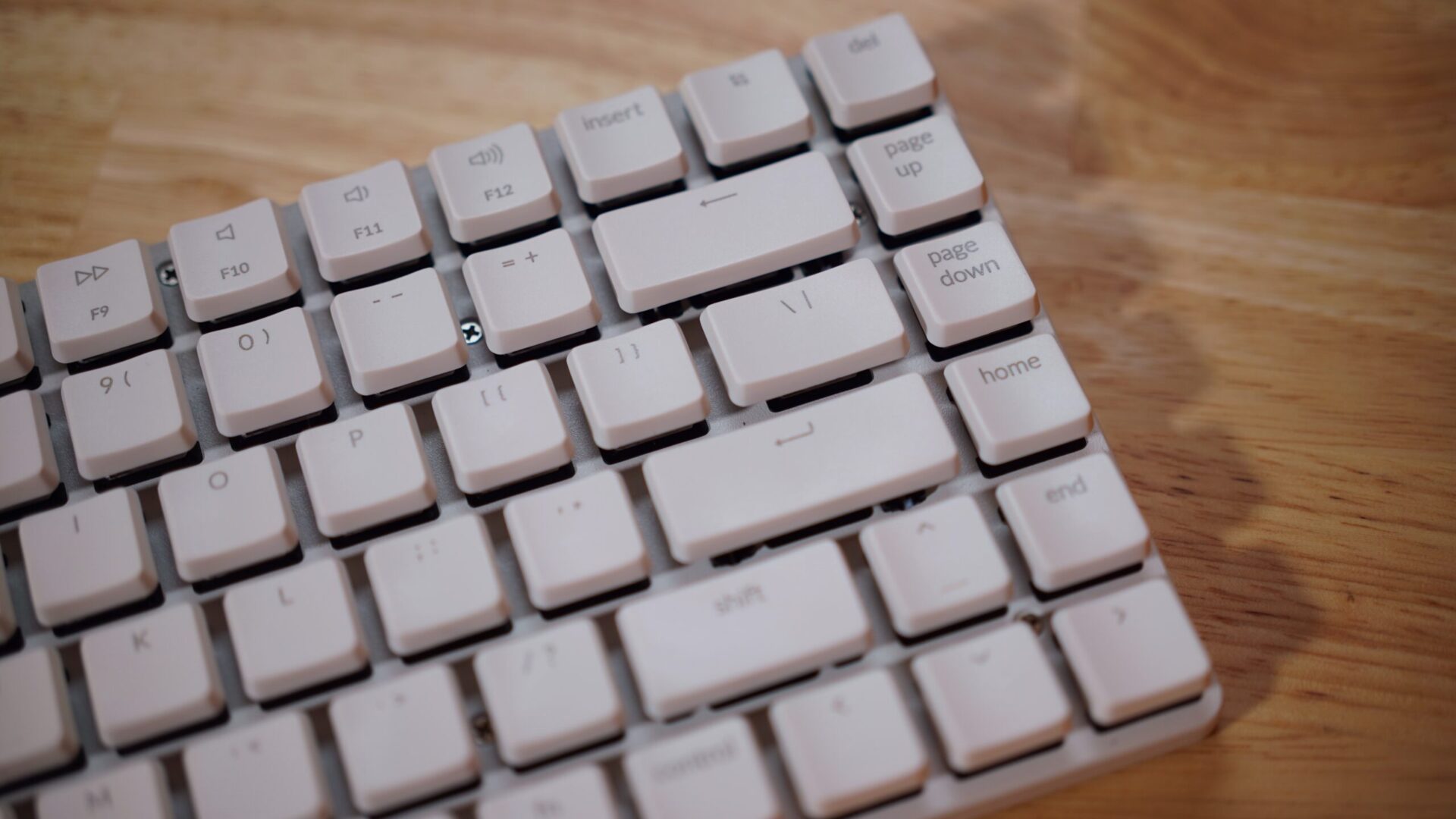 Keychron K3レビュー。白く美しい薄型メカニカル | Tech Neighbor