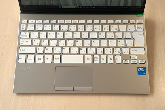 レビュー】最軽量899gの圧倒的モビリティ『VAIO SX12』新型モデル 実機