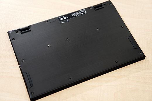 レビュー】写真で見るフルカーボンボディ『VAIO Z SIGNATURE EDITION