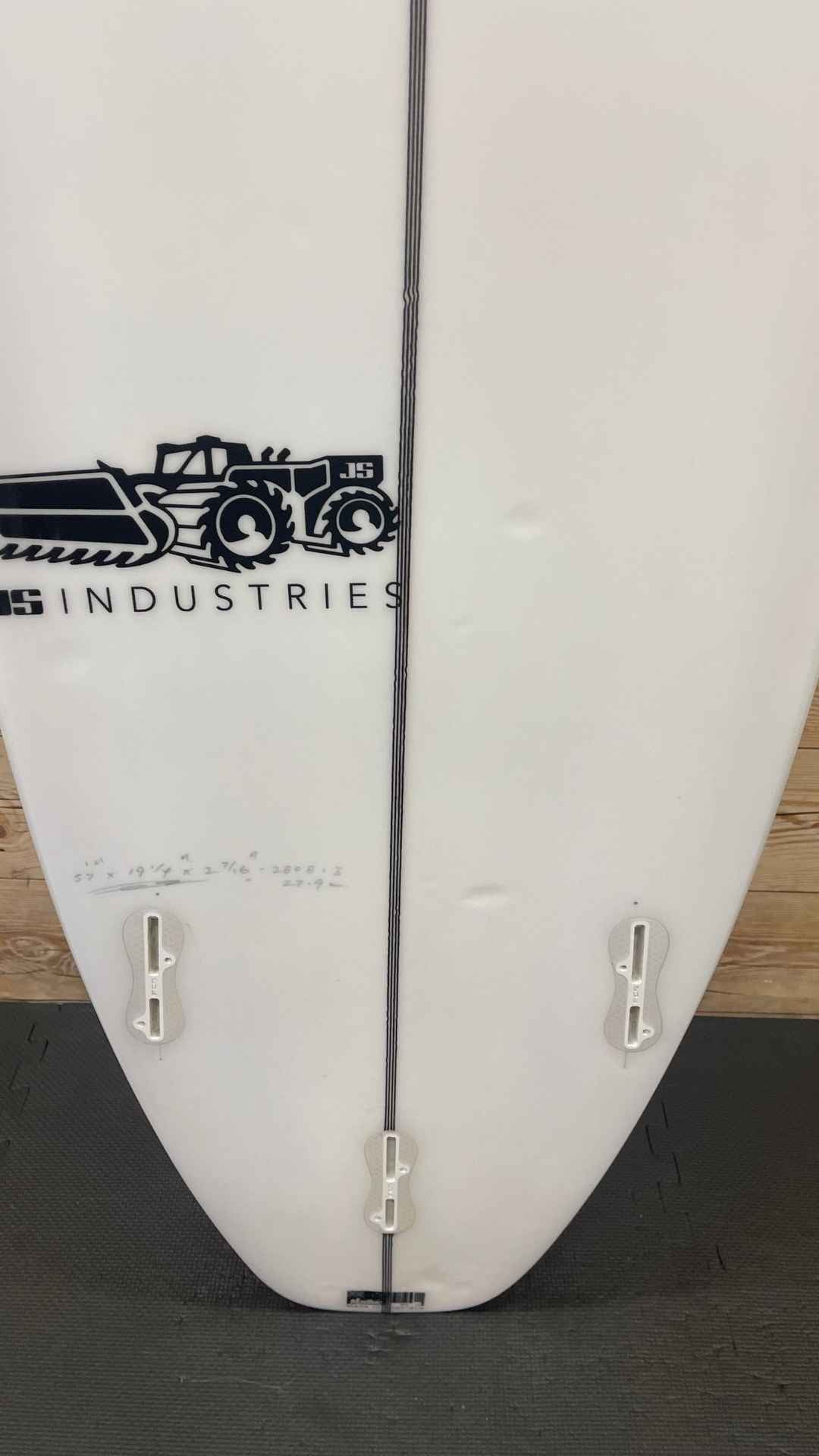 Surf Used Shortboards: JS Industries Xero 5'7
