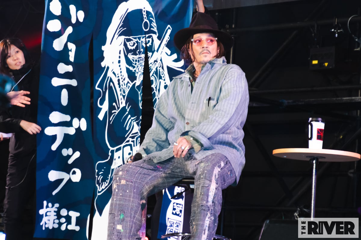 ジョニー・デップ、大幅に遅れて「東京コミコン2025」登場、哲学的な