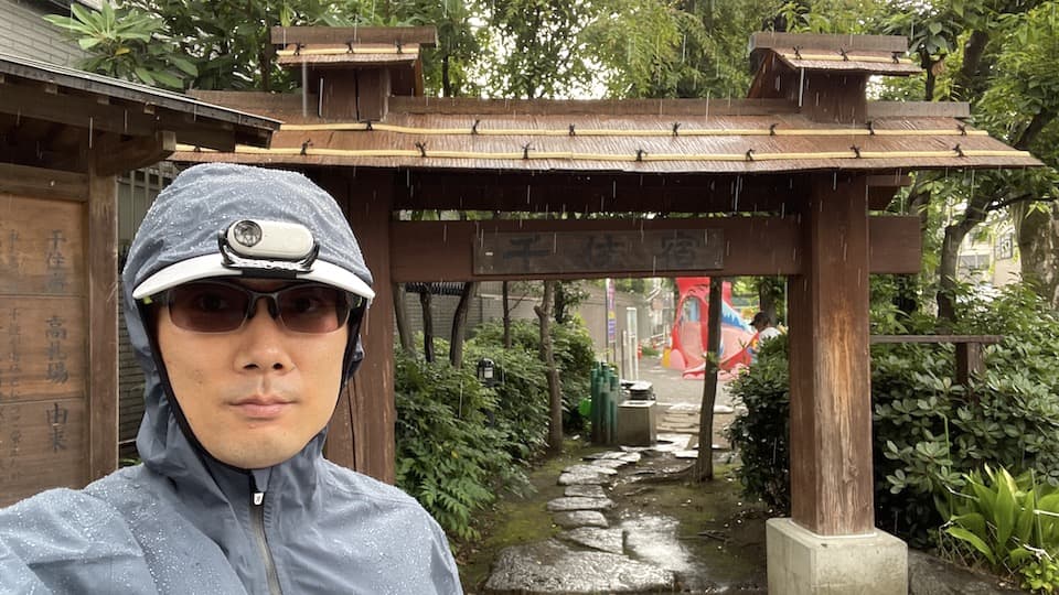 レビュー】On ウォータープルーフ アノラック：完全防水ジャケット