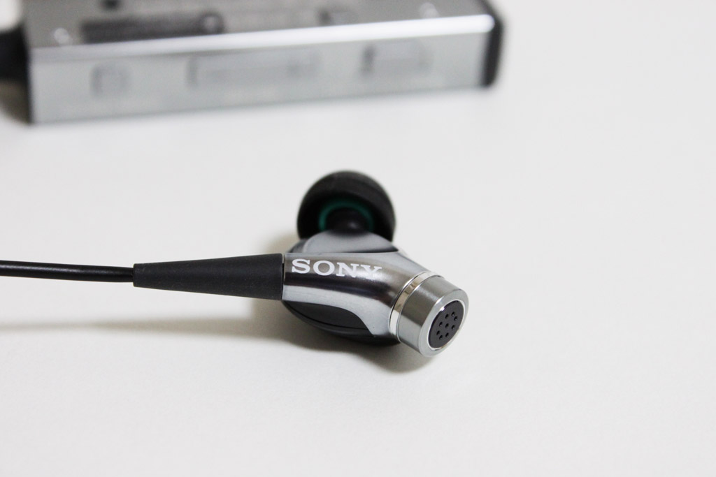 レビュー】周囲の騒音を98%カット〜どこでも静寂の中で音楽やPodcastを