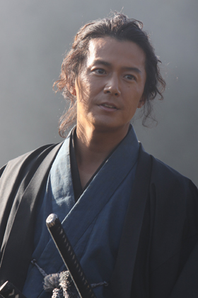 福山雅治主演の大河ドラマ『龍馬伝』総集編が発売 - TOWER RECORDS ONLINE