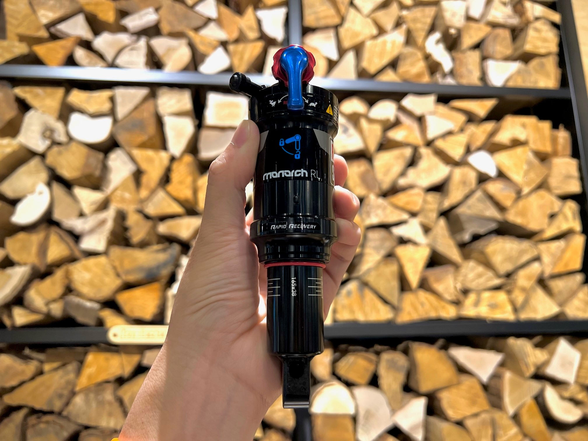 別格の快適性！MATE X リアサスペンションカスタム！！ | トイ