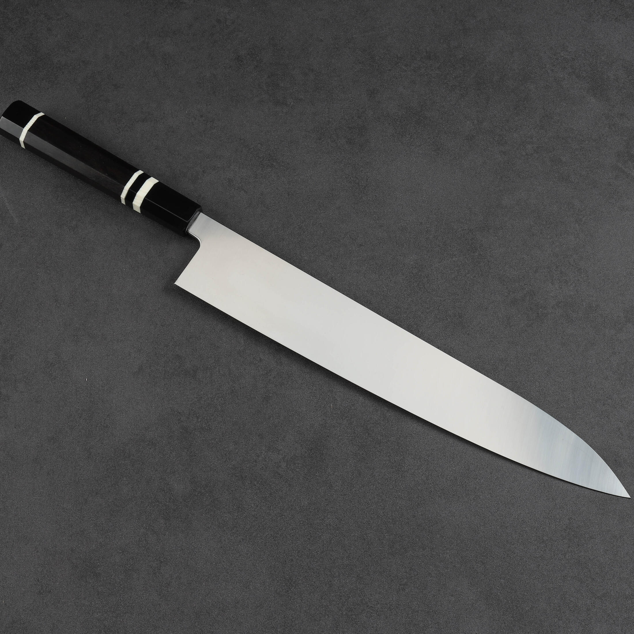 楽天市場】大型牛刀 両刃包丁 尺（刃渡り300mm）尺一（刃渡り330mm