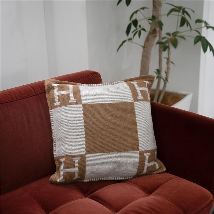 楽天市場】エルメス クッション アヴァロン PM エクリュ / キャラメル