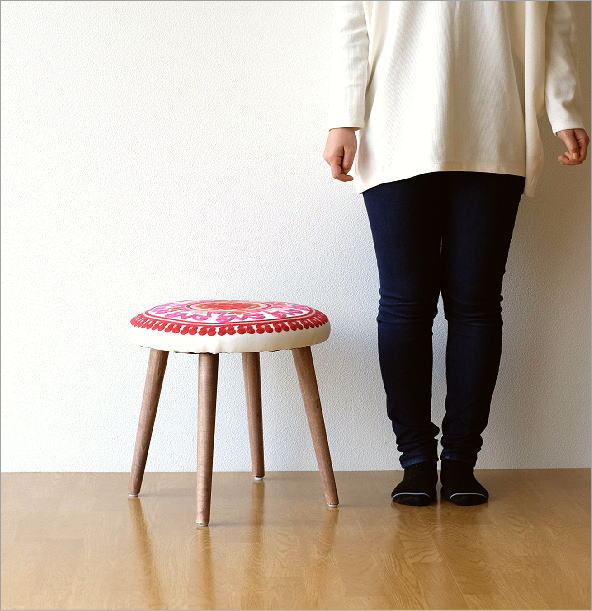 楽天市場】スツール かわいい おしゃれ 刺繍 高さ40cm 低め 木製