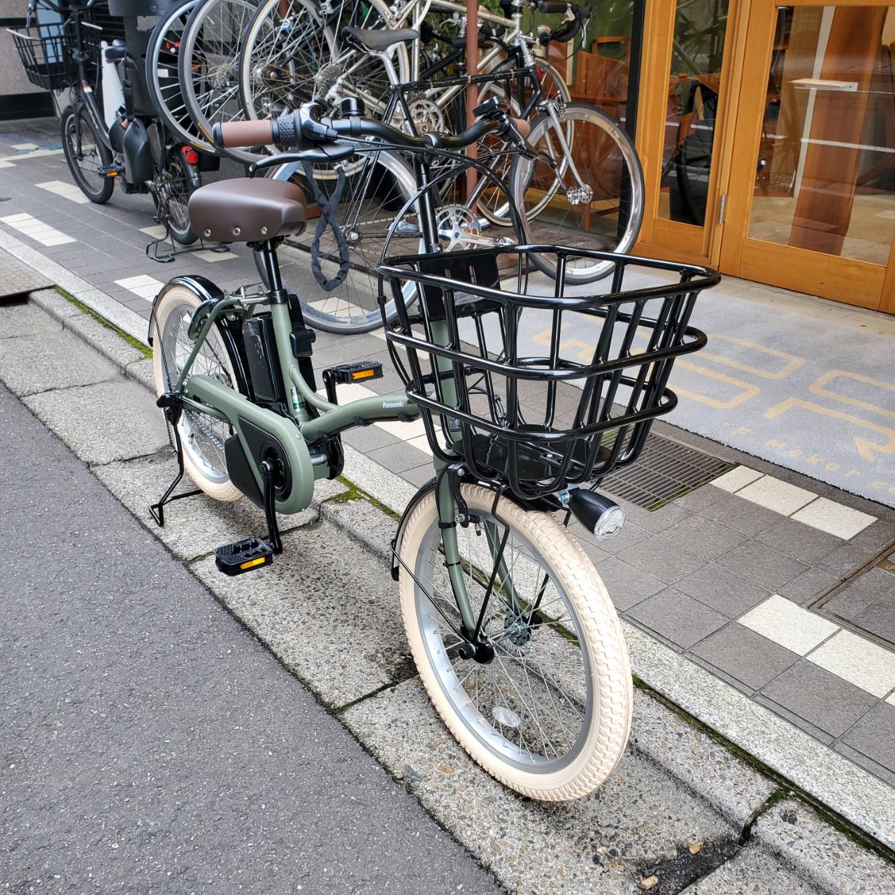 楽天市場】【最大4000円クーポン配布】【タイヤカスタム】GLITTER