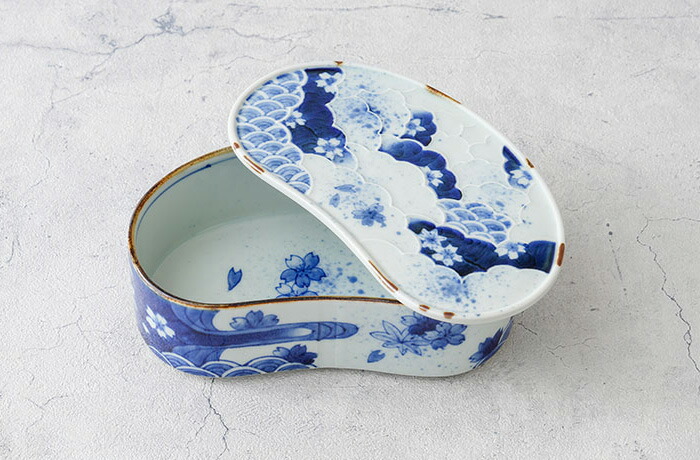 楽天市場】有田焼 染付春秋繭型蓋物 （大）【送料無料】 日本製 食器